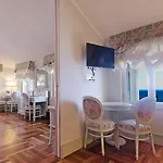 Otel De Paris