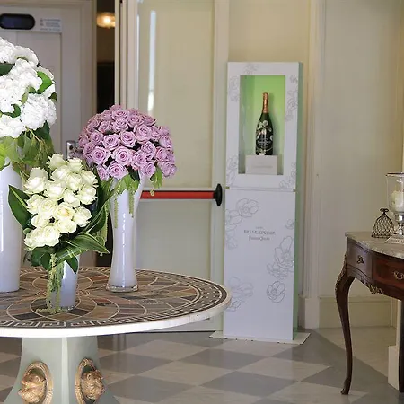 De Paris Отель 4*