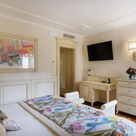 Otel De Paris 4*