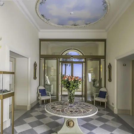 Отель De Paris 4*