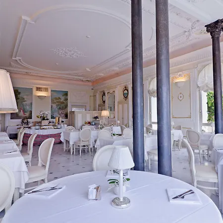 Otel De Paris